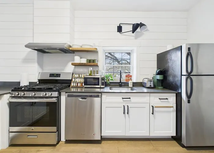 Apartment Boutique Hideaway Private Deck, Fire Pit Chicago